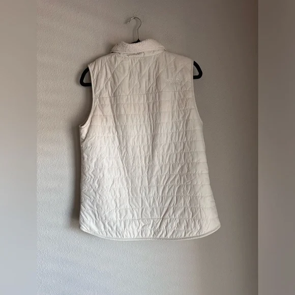 The North Face Sherpa lined Water Repellant Vest - Picture 2 of 3